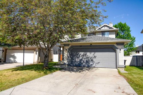 126 Somerset Way Sw, Calgary, AB, T2Y3K3 | Card Image