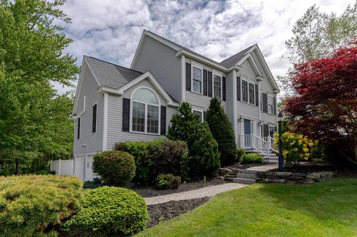11 Hickory Pond Ln, Stratham, NH, 03885-2496 | Card Image