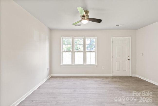 425 Austin Dr, House other with 3 bedrooms, 2 bathrooms and null parking in Charlotte NC | Image 8