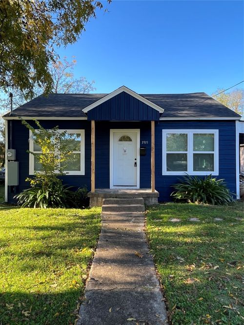 3919 Carl St, Dallas, TX, 75210-1804 | Card Image