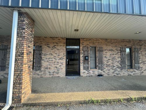 318 Courthouse Rd, Gulfport, MS, 39507-1807 | Card Image