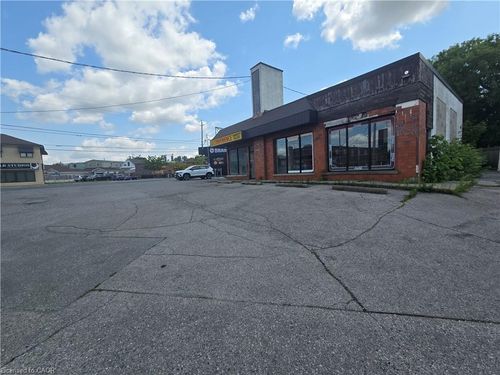 693 Hamilton Rd, London, ON, N5Z1T5 | Card Image