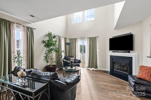 1922 Willie Worrell Dr, Charlotte, NC, 28215-4290 | Card Image