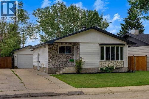 534 Cantrell Dr Sw, Calgary, AB, T2W2K7 | Card Image