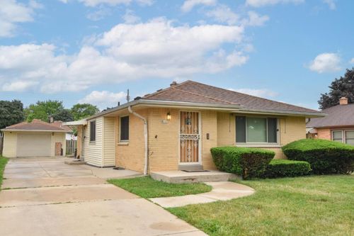 8103 W Potomac Avenue, Milwaukee, WI, 53218 | Card Image