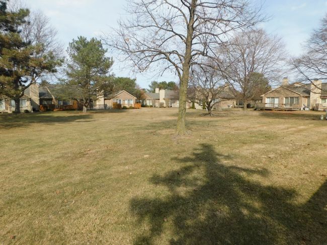 16567 Sarjay Dr, Condo with 2 bedrooms, 3 bathrooms and null parking in Clinton Twp MI | Image 9