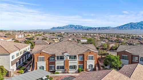 2238-9303 Gilcrease Ave, Las Vegas, NV, 89149-6105 | Card Image