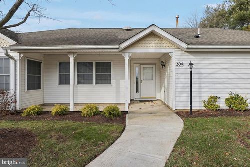 304 Waxwing Dr, MONROE TOWNSHIP, NJ, 08831-5528 | Card Image