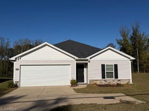 479 Oak Summit Rd, Winston-Salem, NC, 27105-1737 | Card Image