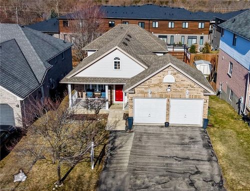 84 Endeavour Dr, Cambridge, ON, N3C4C2 | Card Image