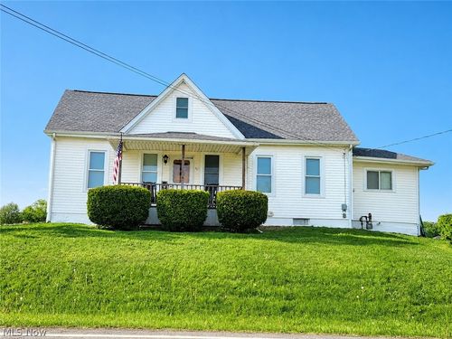 8942 Edison St Ne, Louisville, OH, 44641-8331 | Card Image
