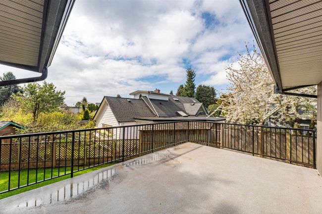 15924 Buena Vista Avenue, House other with 3 bedrooms, 3 bathrooms and 3 parking in White Rock BC | Image 13