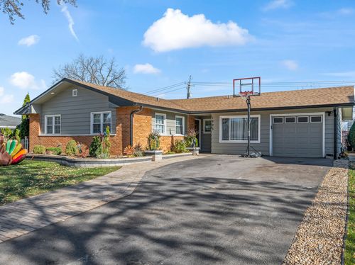 1905 Pierce Rd, Hoffman Estates, IL, 60169-4112 | Card Image