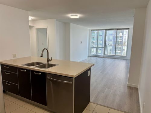 1602-9981 Whalley Blvd, Surrey, BC, V3T0G6 | Card Image