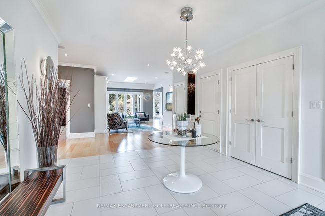 106 Cumming Crt, House other with 4 bedrooms, 3 bathrooms and 4 parking in Ancaster ON | Image 7