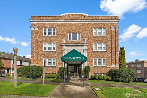 3-301 N Tacoma Ave, Tacoma, WA, 98403-2731 | Card Image