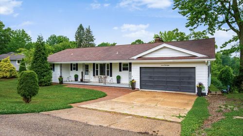 748 Ridgewood Dr, Coshocton, OH, 43812-2748 | Card Image