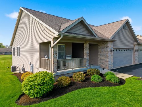 723 Yingling Dr, Dixon, IL, 61021-2301 | Card Image