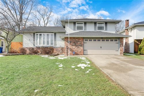 450 Brookdale Dr, Eastlake, OH, 44095-1314 | Card Image