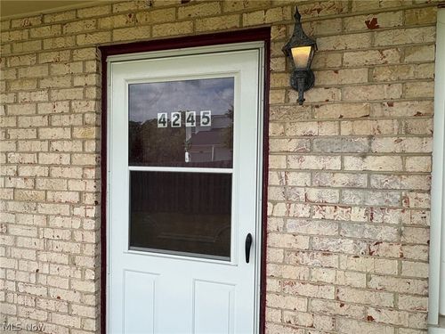 4245 Bennington Blvd, Brunswick, OH, 44212-1745 | Card Image