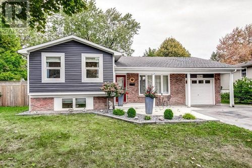 4364 Ayr Pl, Burlington, ON, L7L2A2 | Card Image