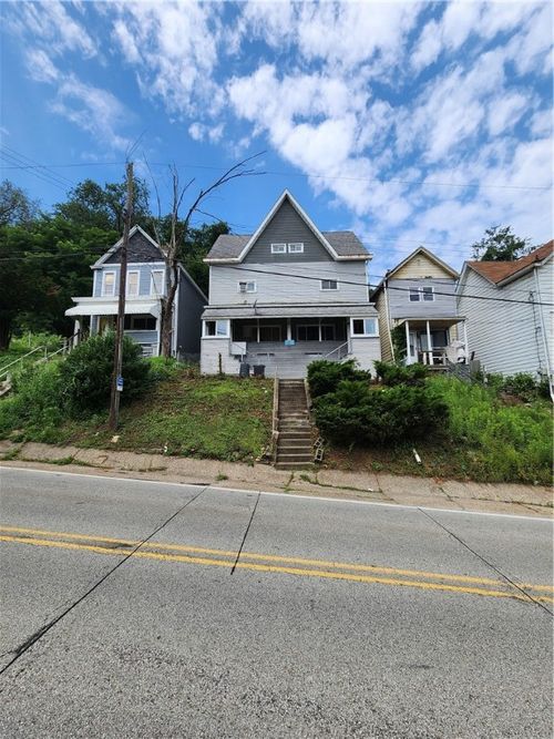 519 Greensburg Pike, N Versailles, PA, 15137-1107 | Card Image