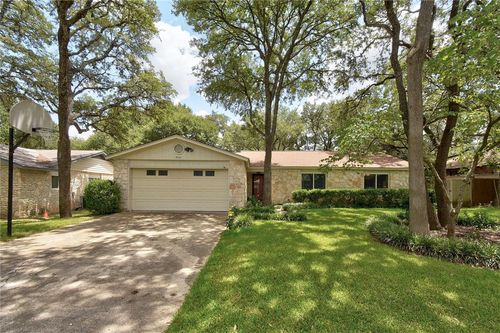 9001 Bubbling Springs Trl, Austin, TX, 78729-4516 | Card Image