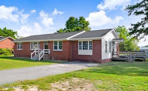 106 Hines Dr, Goldsboro, NC, 27534-8630 | Card Image