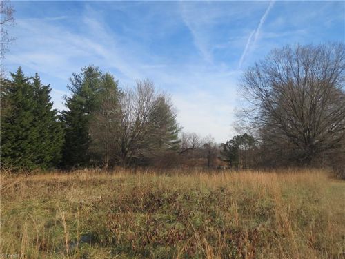 16 Laurelwood Rd, State Road, NC, 28676 | Card Image