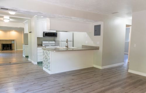 b-436 Creekside Cir, Murray, UT, 84107 | Card Image