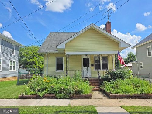 54 E Union St, Bordentown, NJ, 08505-2073 | Card Image