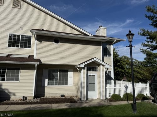 79-79 Academy Ct, Bedminster, NJ, 07921-1806 | Card Image
