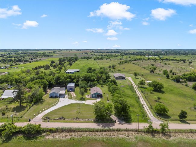 1560 Roadrunner Trl, House other with 3 bedrooms, 2 bathrooms and null parking in Riesel TX | Image 26