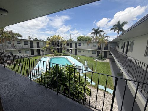 40-3901 Sw 112th Ave, Miami, FL, 33165-4452 | Card Image