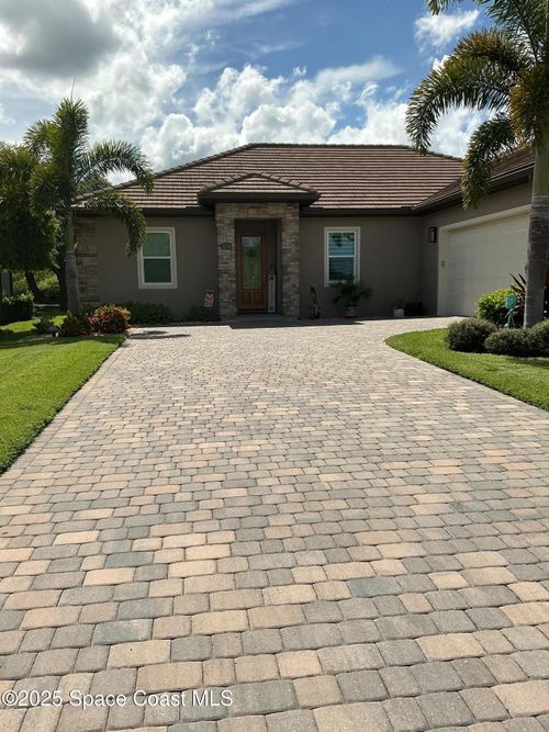 3270 Quantum Pl, Mims, FL, 32754-3011 | Card Image