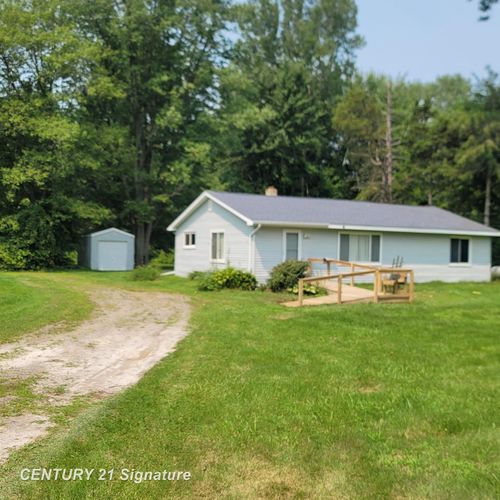 9353 Morrish Rd, Montrose, MI, 48457-9016 | Card Image