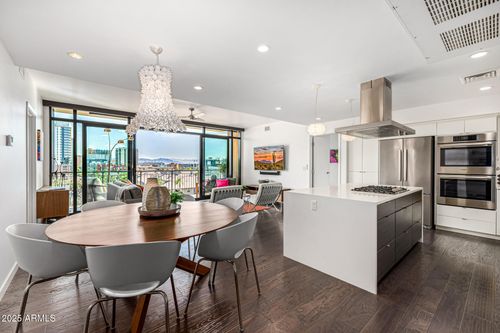 827-200 W Portland St, Phoenix, AZ, 85003-5469 | Card Image