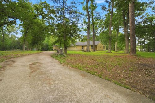 6161 Woodland Lakes Loop, Willis, TX, 77378-7382 | Card Image