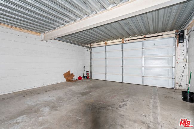 3962 Oakfield Dr, House other with 5 bedrooms, 5 bathrooms and 2 parking in Sherman Oaks CA | Image 40