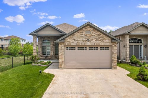 2884 Devon Rd, London, ON, N6E0A4 | Card Image