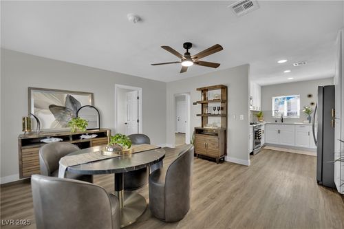 27 Magnesium St, Henderson, NV, 89015-7112 | Card Image