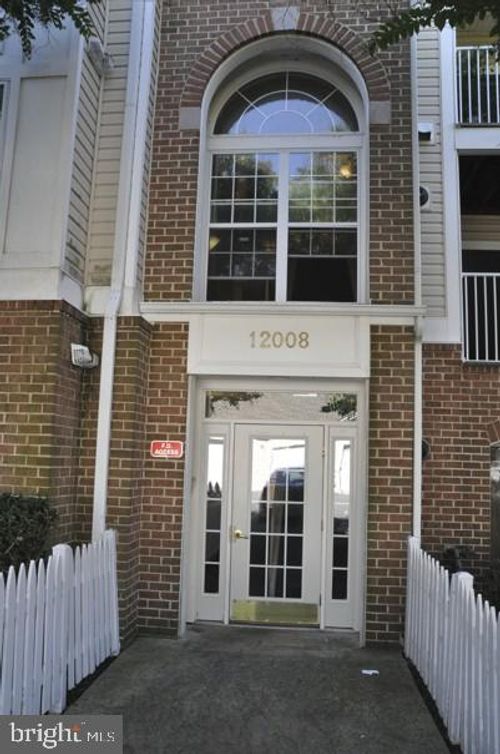 a-301-12008 Amber Ridge Cir, GERMANTOWN, MD, 20876-3914 | Card Image