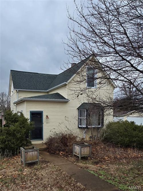 811 N Main St, Columbia, IL, 62236-1409 | Card Image