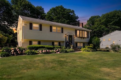 14 Highfield Dr, Brockton, MA, 02301-5617 | Card Image
