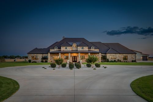 8216 E County Road 6100, Idalou, TX, 79329-2001 | Card Image