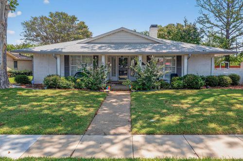 2728 Ridgeview Ln, Irving, TX, 75062-5221 | Card Image