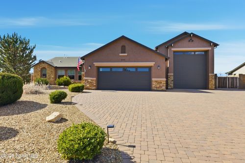 8282 N Zephyr Cir, Prescott Valley, AZ, 86315-4026 | Card Image