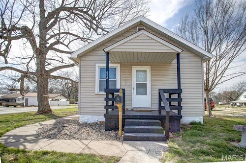 608 S Lafayette St, Jerseyville, IL, 62052-2530 | Card Image