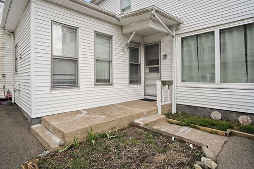 apt-2-100 N Franklin St, Holbrook, MA, 02343-1589 | Card Image