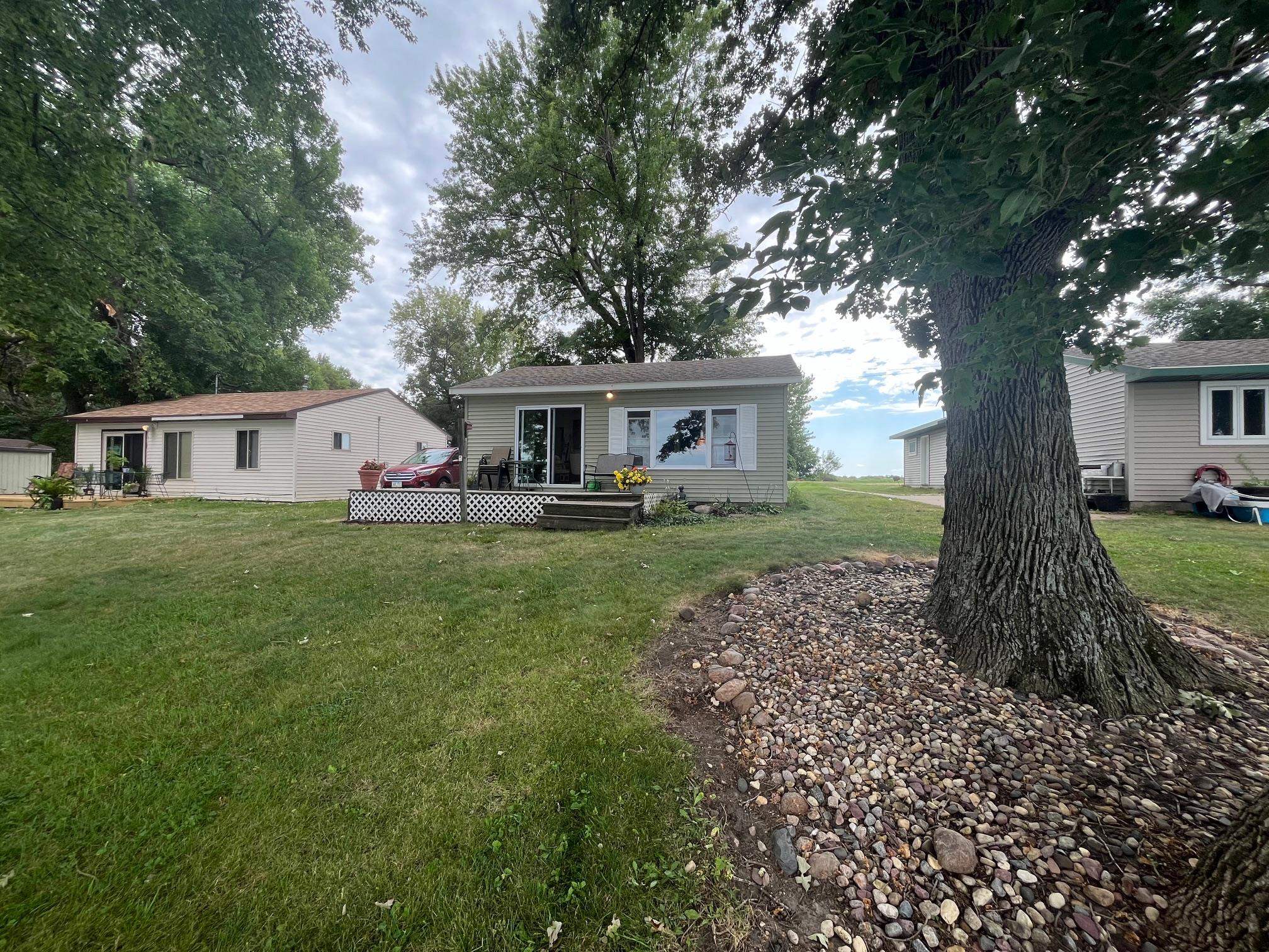 Pasture Rd, Spirit Lake, IA 51360